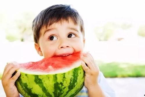 吃瓜饱了文案图片,揭秘娱乐圈幕后真相，带你领略明星生活